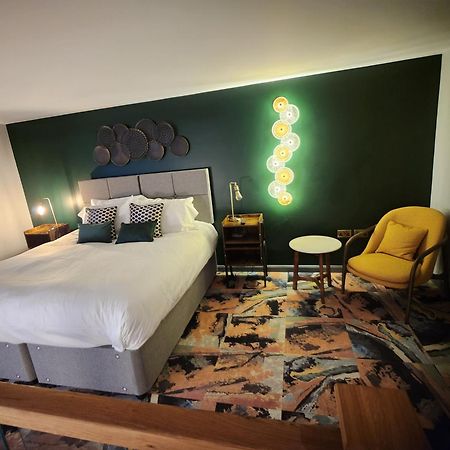 Pinnacle Suites Hotel Cowes  Bagian luar foto