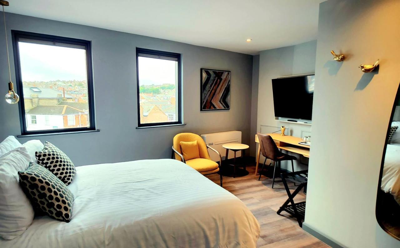 Pinnacle Suites Hotel Cowes  Bagian luar foto