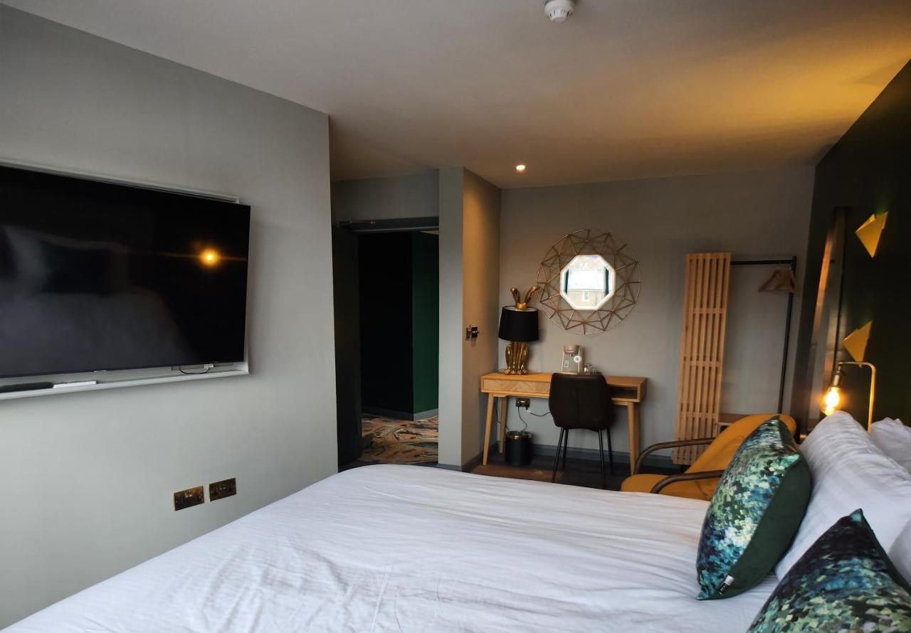 Pinnacle Suites Hotel Cowes  Bagian luar foto
