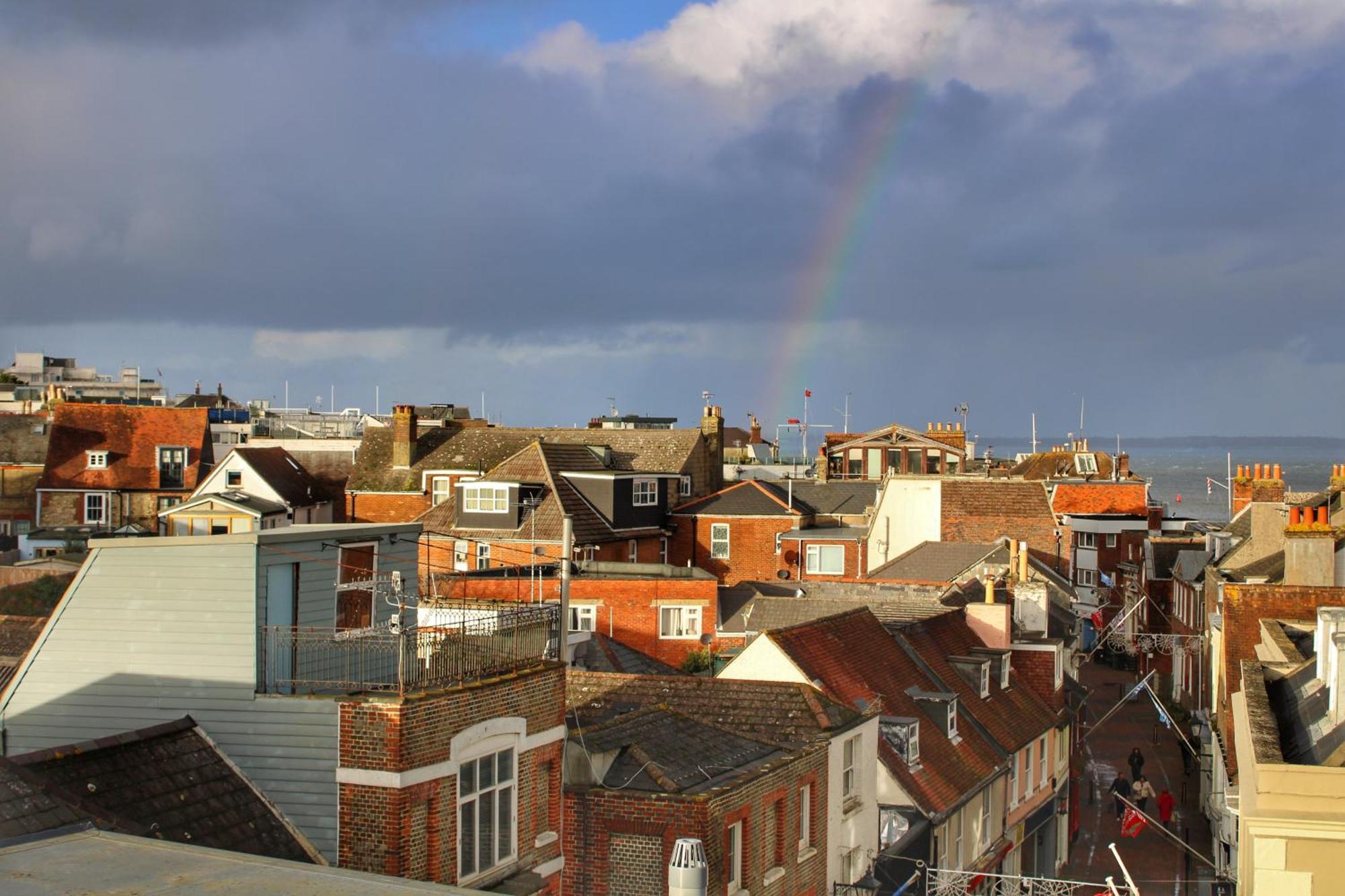 Pinnacle Suites Hotel Cowes  Bagian luar foto