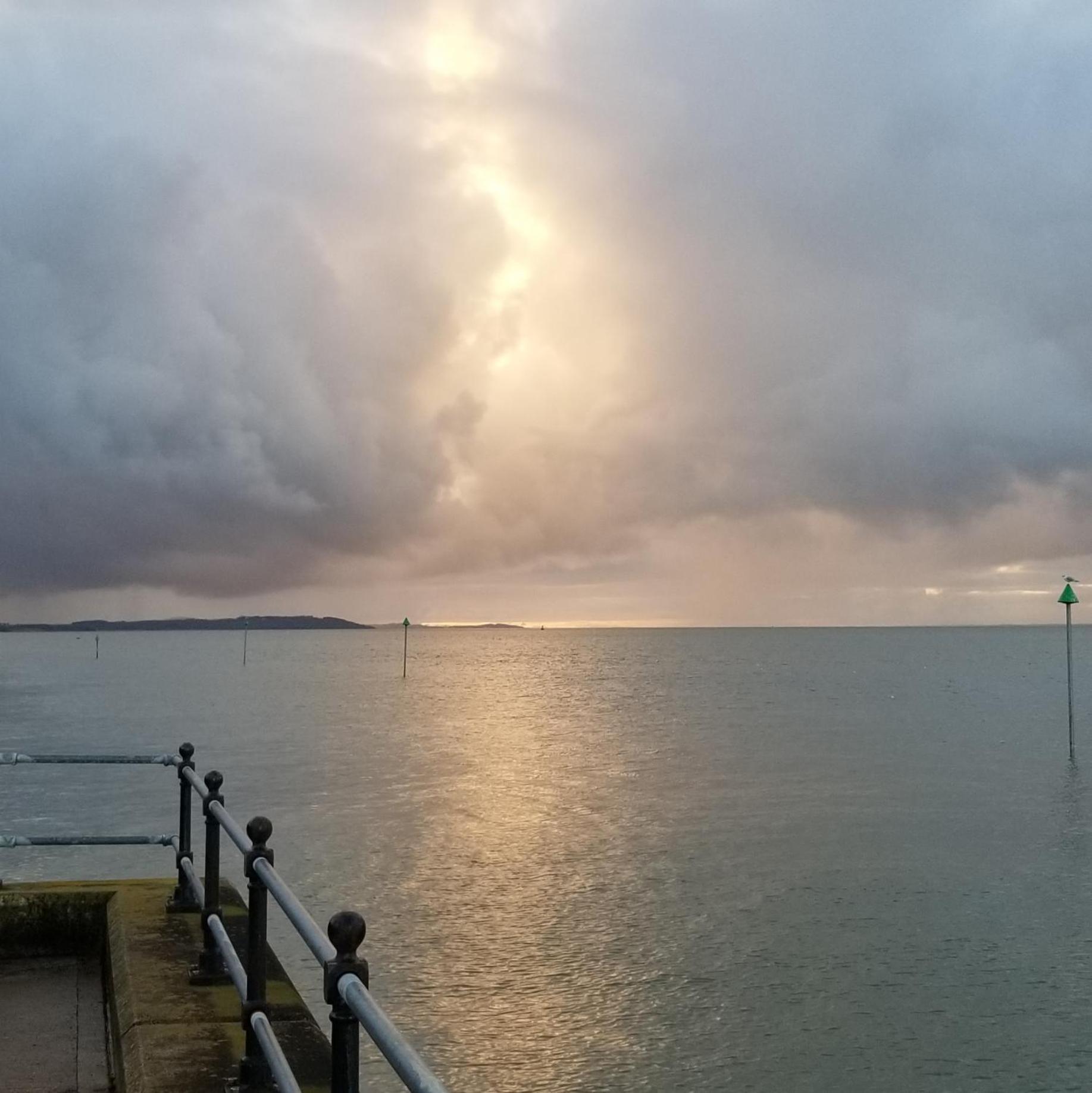 Pinnacle Suites Hotel Cowes  Bagian luar foto