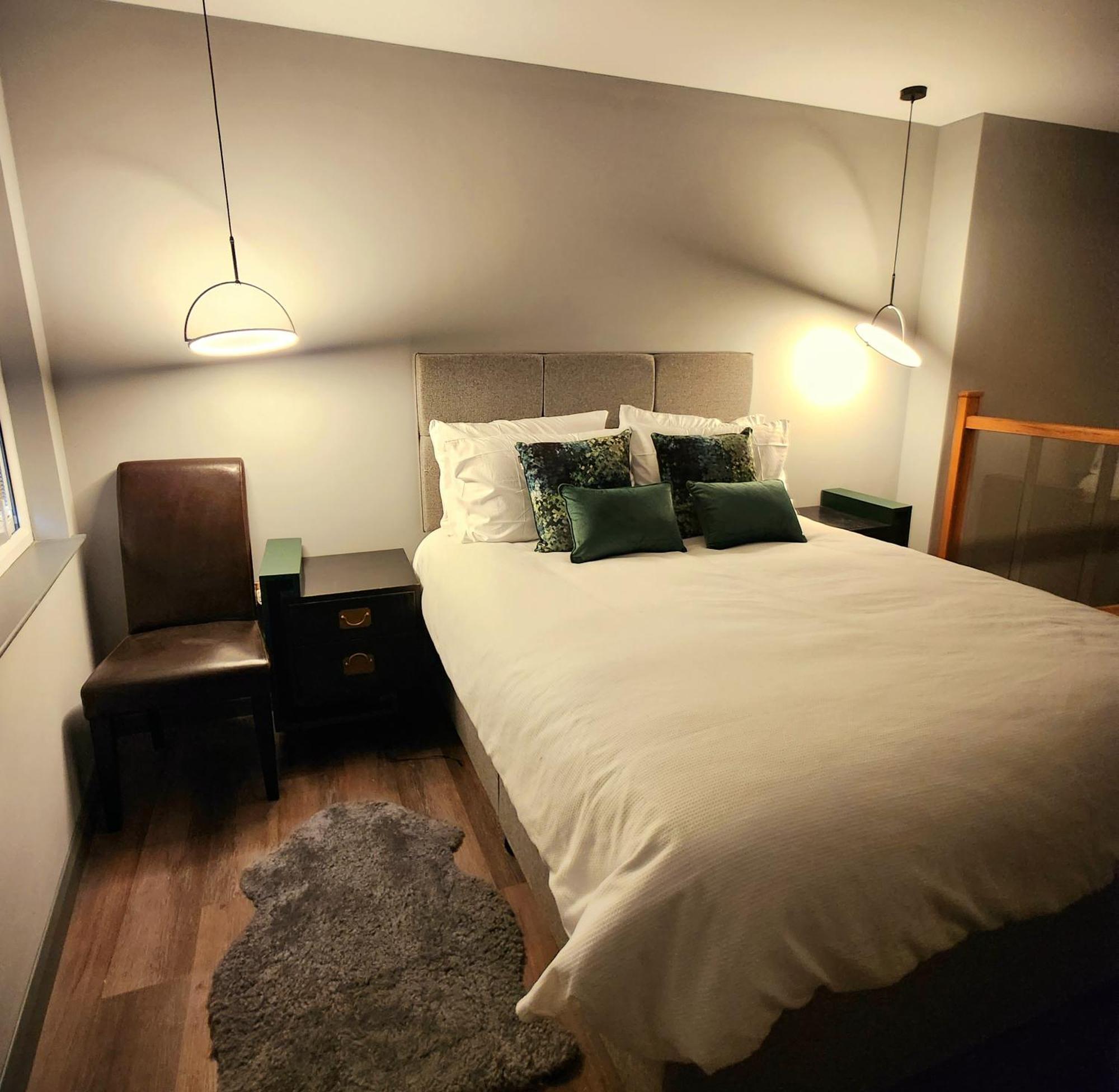 Pinnacle Suites Hotel Cowes  Bagian luar foto