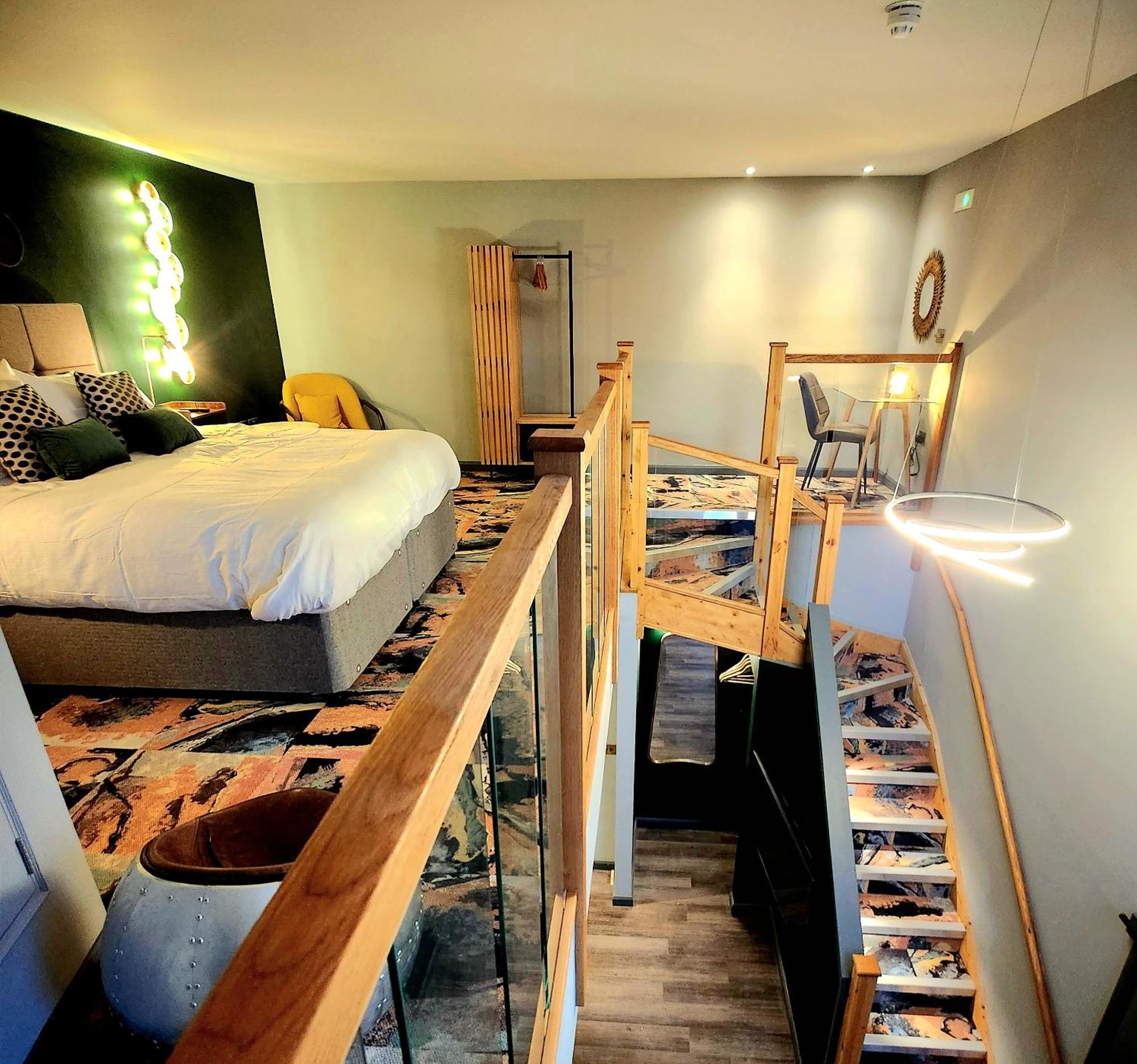 Pinnacle Suites Hotel Cowes  Bagian luar foto