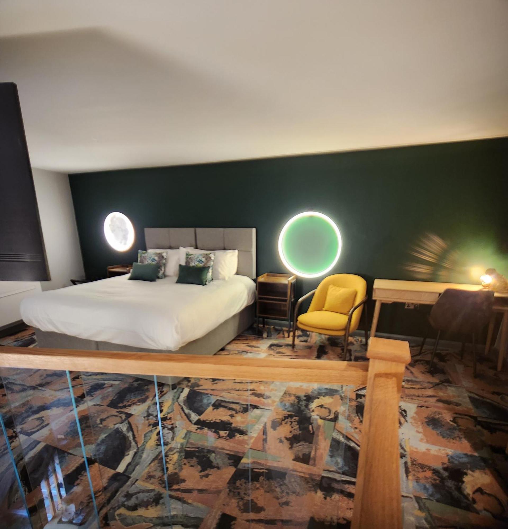 Pinnacle Suites Hotel Cowes  Bagian luar foto