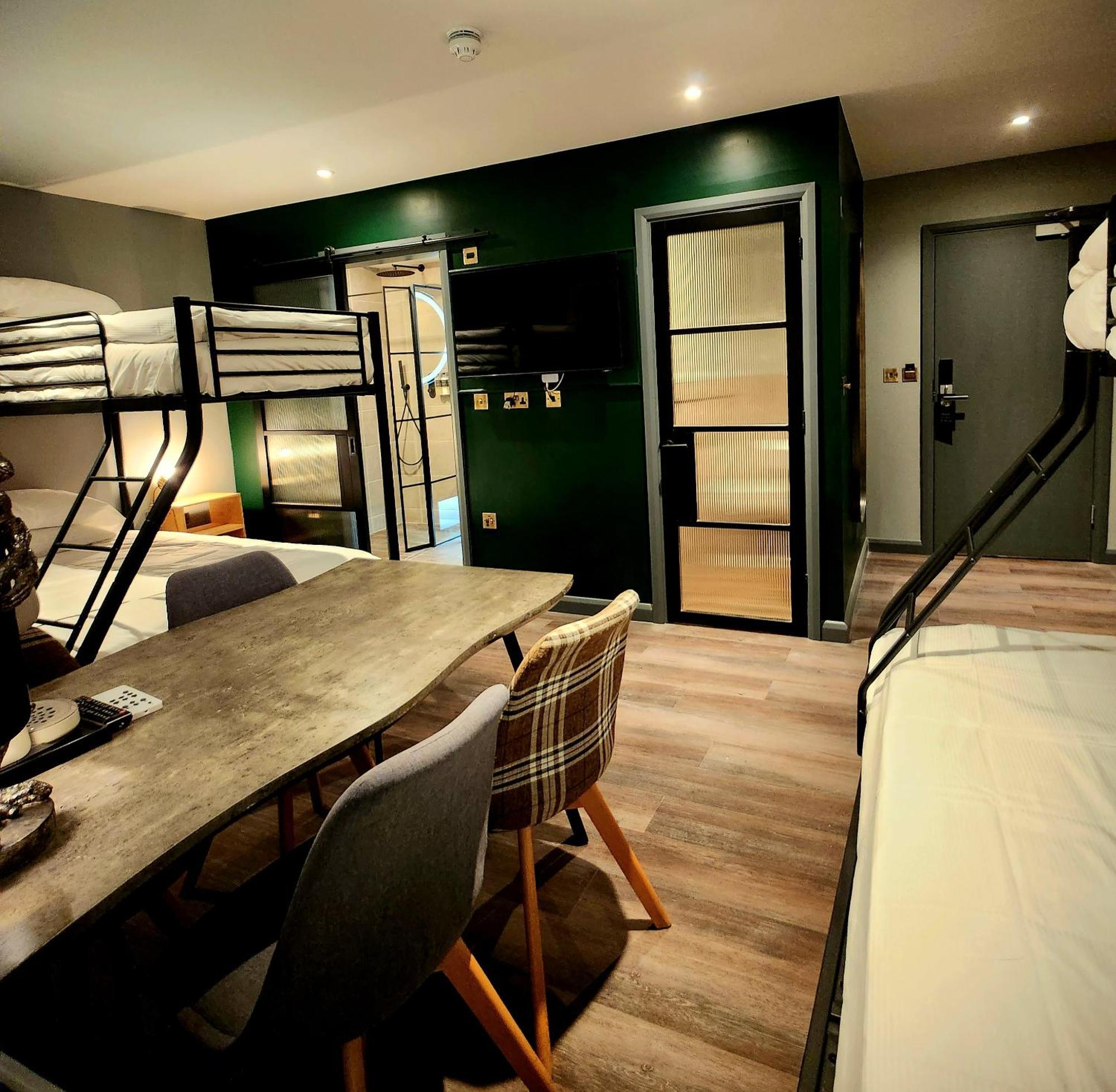 Pinnacle Suites Hotel Cowes  Bagian luar foto