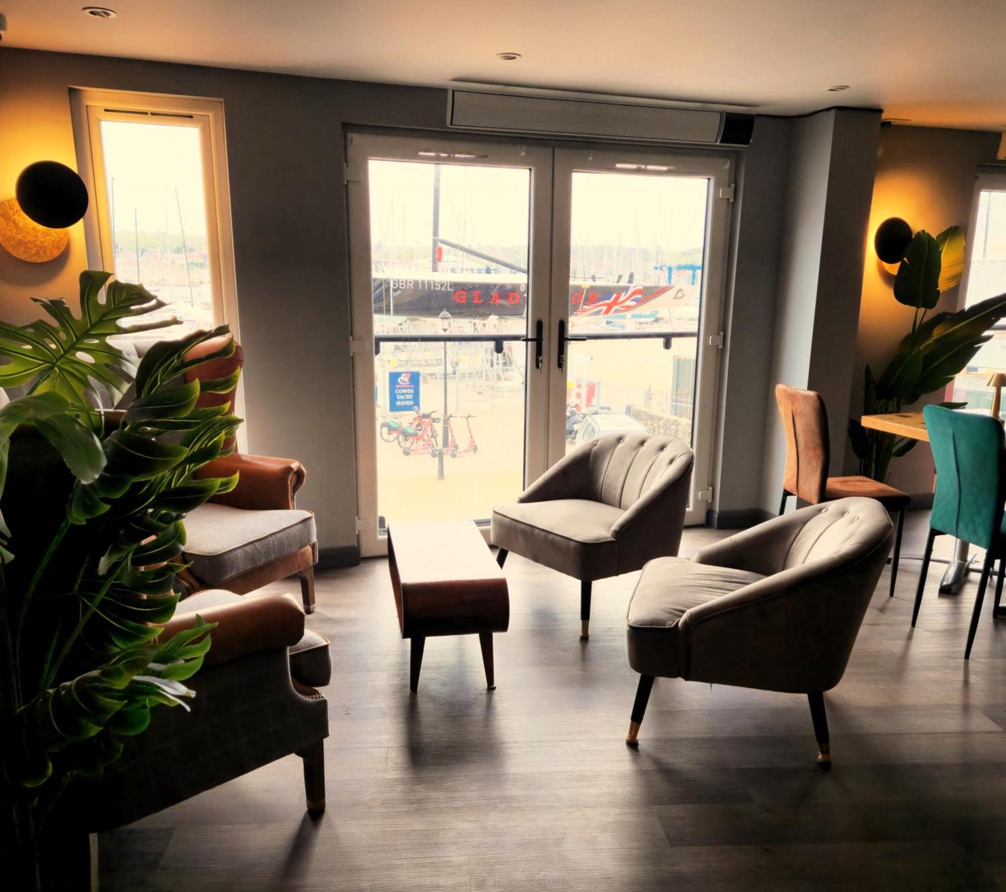Pinnacle Suites Hotel Cowes  Bagian luar foto