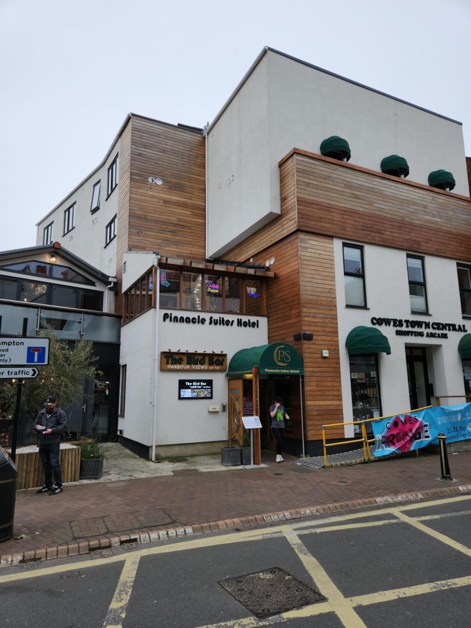 Pinnacle Suites Hotel Cowes  Bagian luar foto