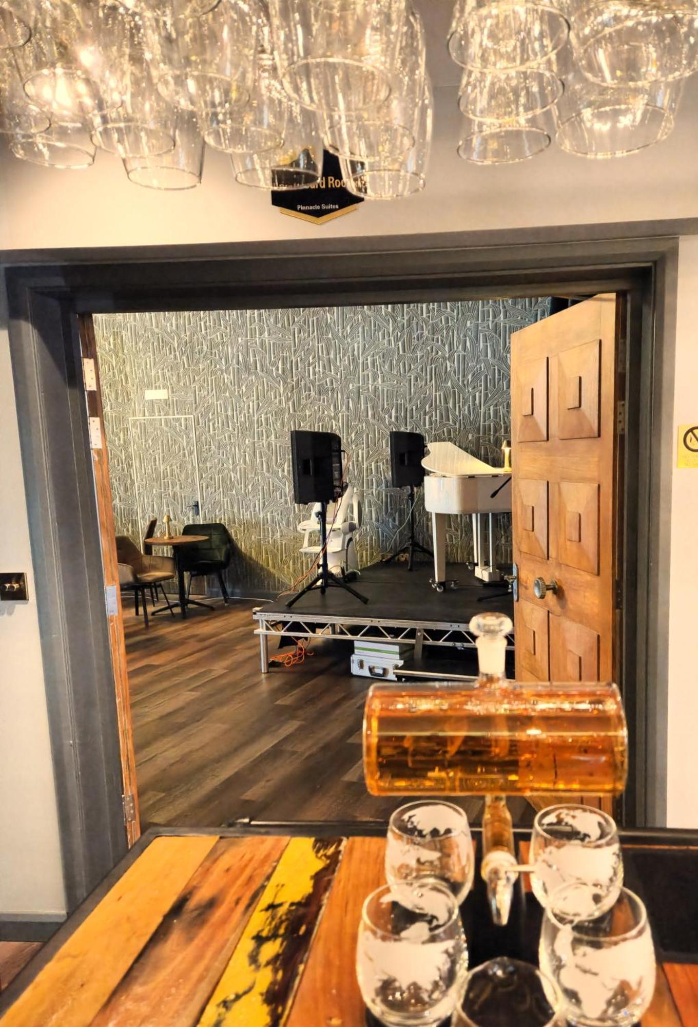 Pinnacle Suites Hotel Cowes  Bagian luar foto